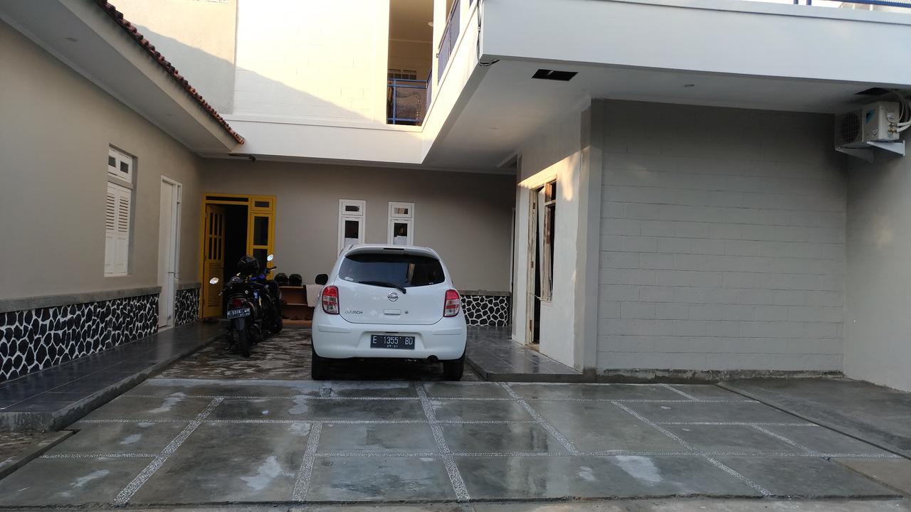 Roemah Kesambi Hotel Cirebon Luaran gambar
